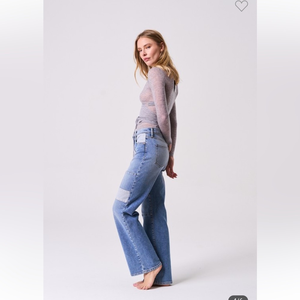 #16 COMFORT STRETCH COLOR BLOCK HIGH RISE WIDE STRAIGHT JEANS - Picture 5 of 7